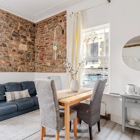 Beautiful 1 Bedroom In Clifton,