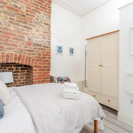 Beautiful 1 Bedroom In Clifton,